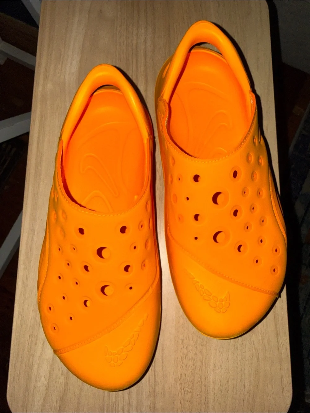Nike Aqua Swoosh Sandals Kids Size 5Y